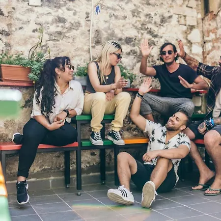 Fiesta Siesta Social Albergue Split