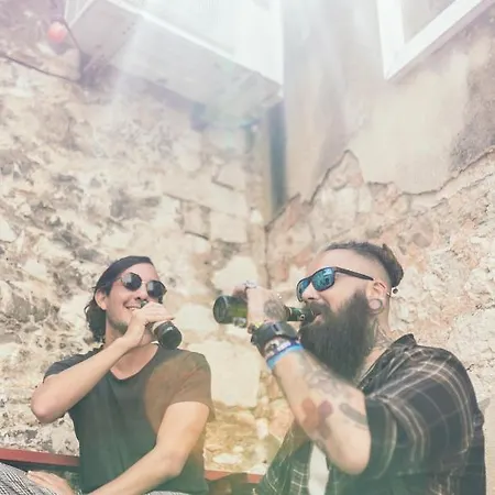 Albergue Fiesta Siesta Social